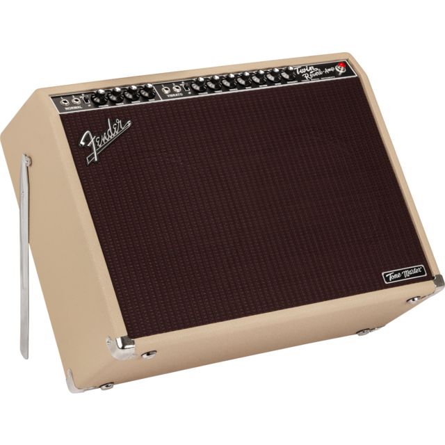 Fender twin. Гитарный комбик Fender Twin Reverb. Комбик усилитель Fender Tone Master Twin Reverb. Fender гитарный усилитель Tone Master Deluxe Reverb. Fender Twin Reverb внутри.