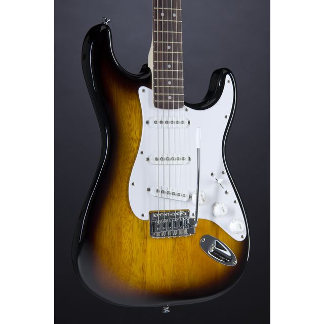 Affinity stratocaster. Squier Bullet Strat. Фендер скваер санберст. Фендер стратокастер Bullet SB. Squier Bullet Stratocaster Brown.